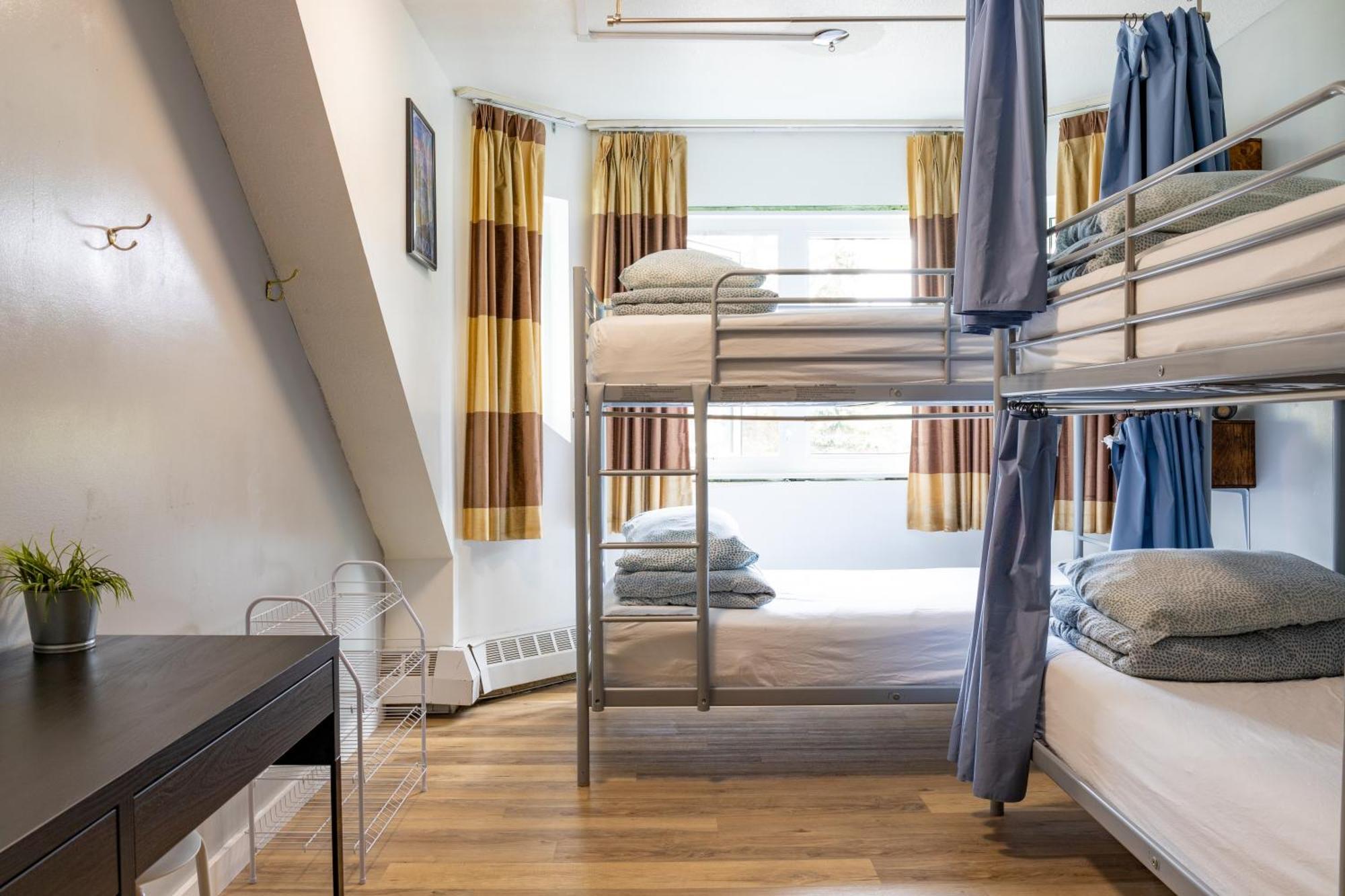 Samesun Banff Hostel Bagian luar foto
