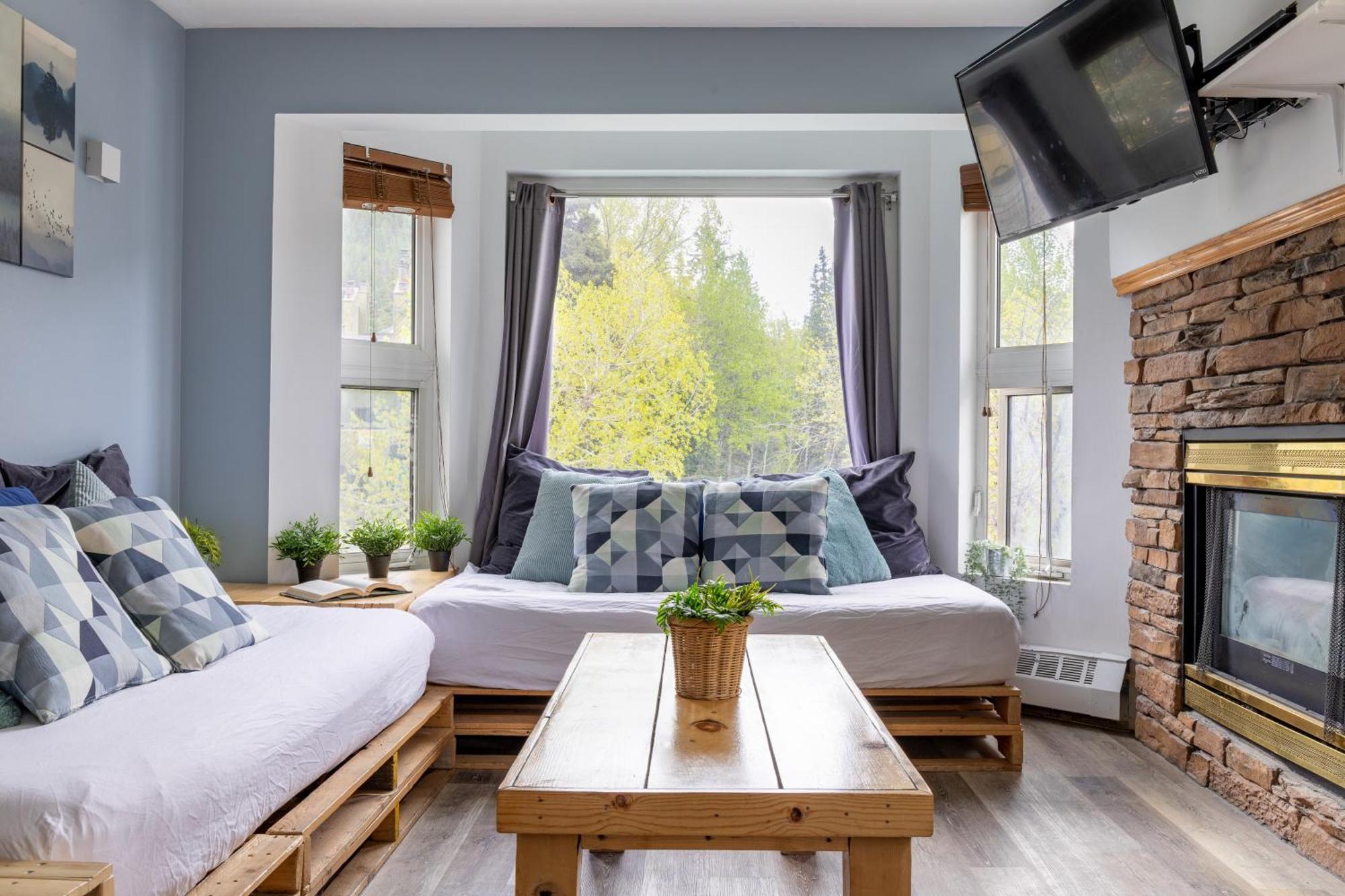 Samesun Banff Hostel Bagian luar foto