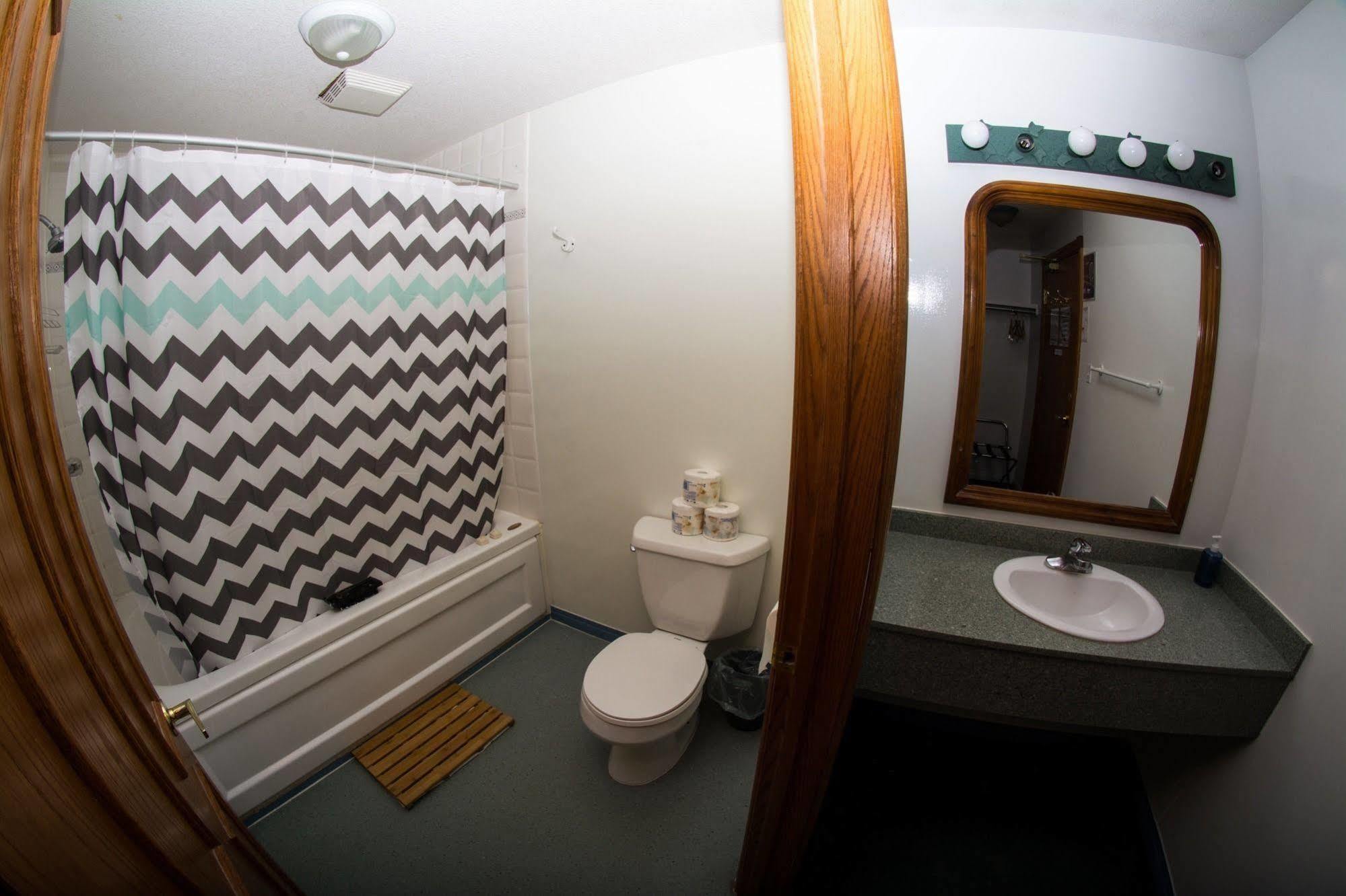 Samesun Banff Hostel Bagian luar foto