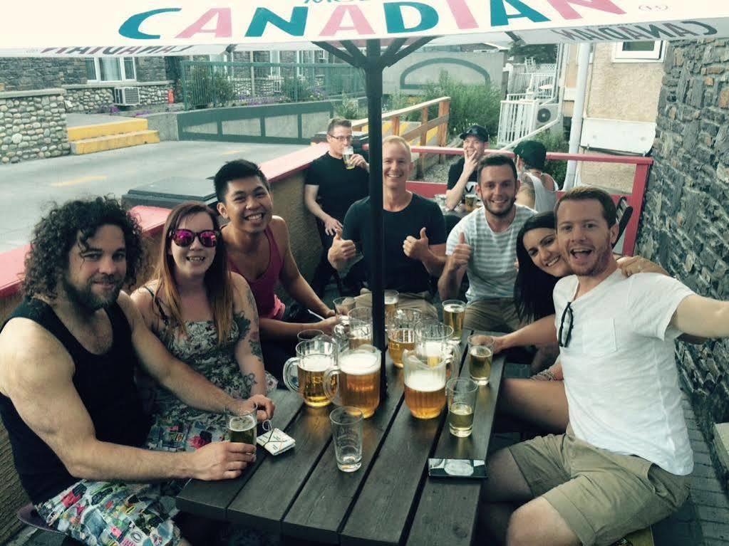 Samesun Banff Hostel Bagian luar foto
